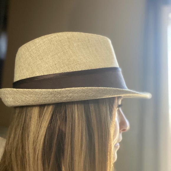 Hat - Picture 1 of 4